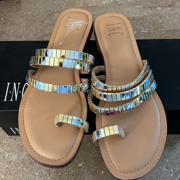 Inc Jaylee Embellished Toe-Ring Flat Sandals-METALLIC 8M - Picture 3 of 6